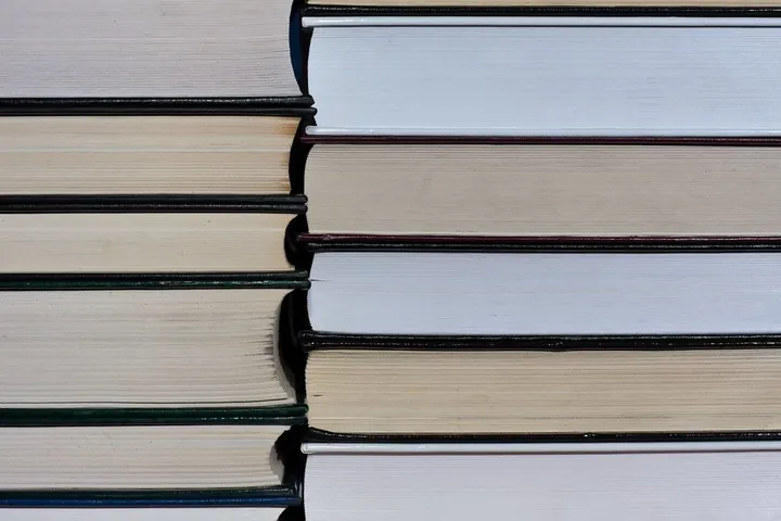 Tra assunzioni e caro libri
